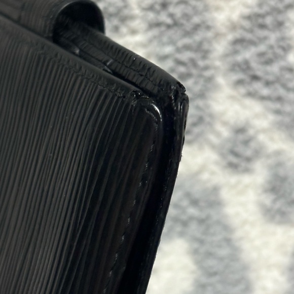 Louis Vuitton EPI black wallet - Picture 6 of 13
